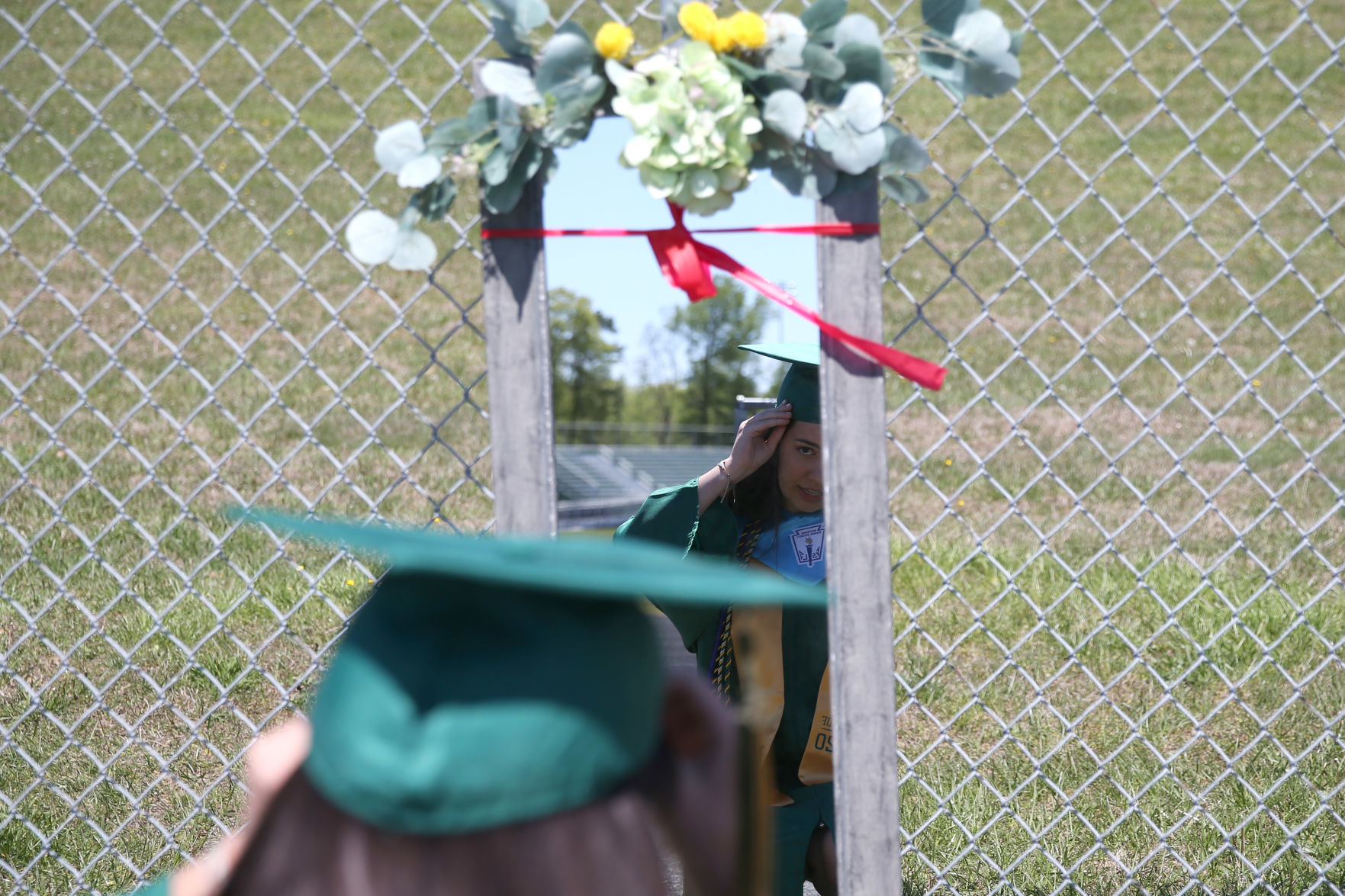 20200422_cdp_news_LOUISAGRADUATION021.JPG